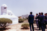 Unveiling ceremony of the lion sculpture at Banwol School (current ERICA campus) (1982.4.5.)