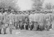 7. 1943. 제3회 동아공과대학원 체육활동 중 달리기하는 학생들